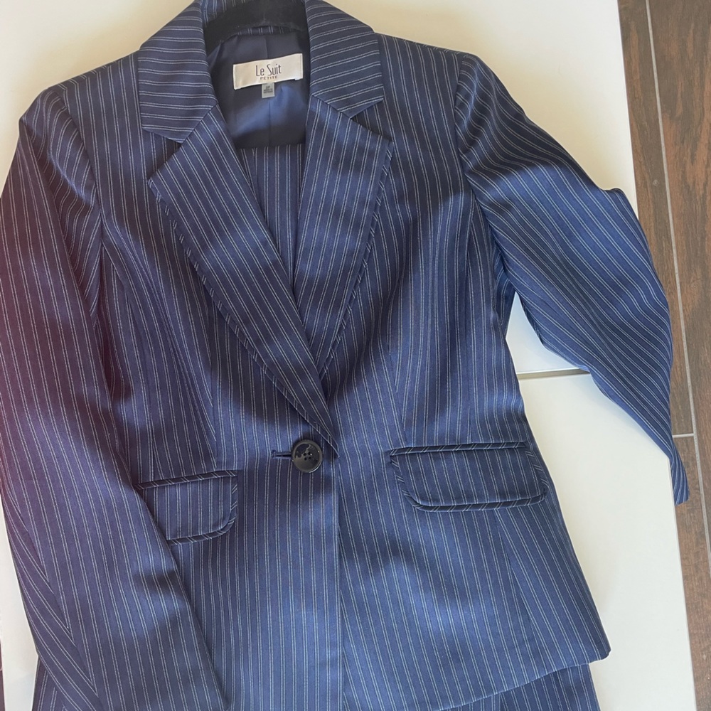 LeSuit Petite Pinstripe Pantsuit